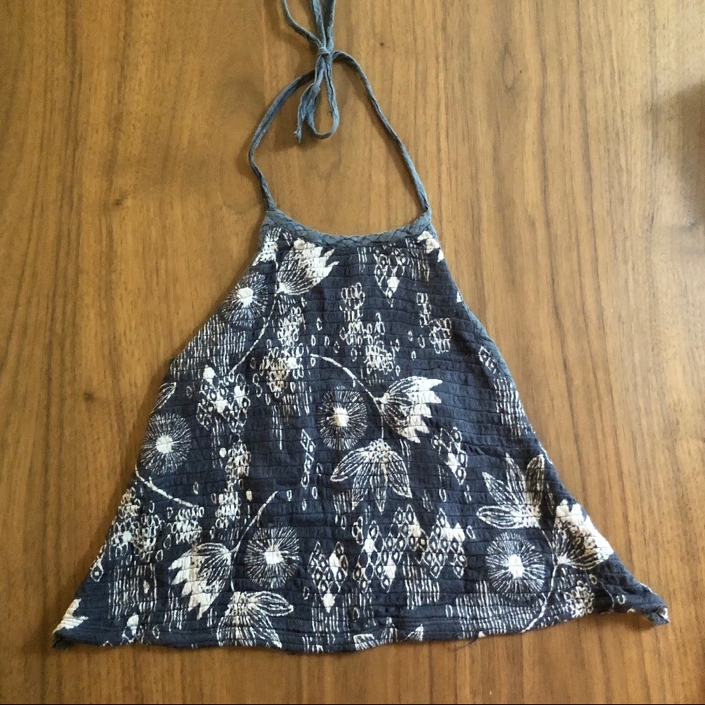 Halter crop top - dark floral print